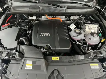 AUDI Q5 50 TFSIe qu. advanced AHK Matrix LM 21  Navi