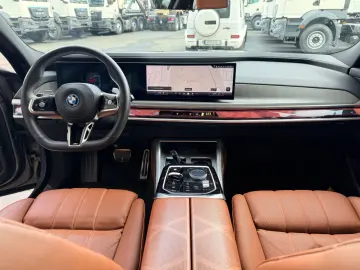 BMW 750e xDrive MPaketPro 21  Aut.Türen TV Lounge