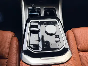 BMW 750e xDrive MPaketPro 21  Aut.Türen TV Lounge