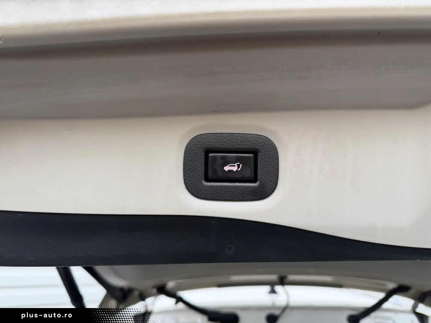 Nissan X-trail tekna 7 Locuri  de vânzare in RATE FIXE