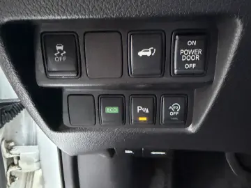 Nissan X-trail tekna 7 Locuri  de vânzare in RATE FIXE