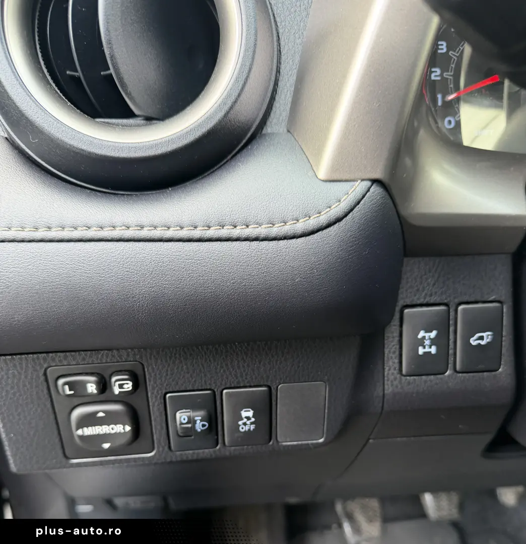 TOYOTA RAV 4 DIESEL 4X4 DE VAZARE IN RATE FIXE