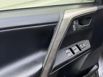 TOYOTA RAV 4 DIESEL 4X4 DE VAZARE IN RATE FIXE