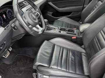 Passat 4x4 R-line 240 cp de vanzare in RATE FIXE