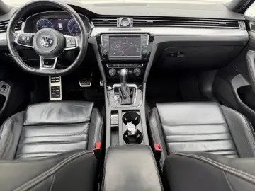 Passat 4x4 R-line 240 cp de vanzare in RATE FIXE