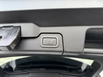 Land Rover Evoque 4x4 2017 in RATE FIXE