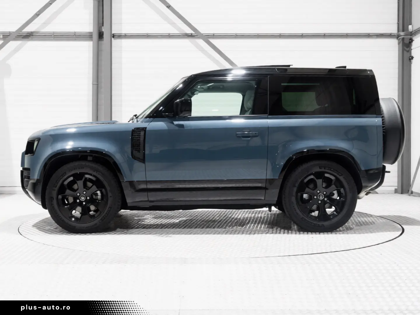 Land Rover Defender 90 X-Dynamic SE D250 AWD