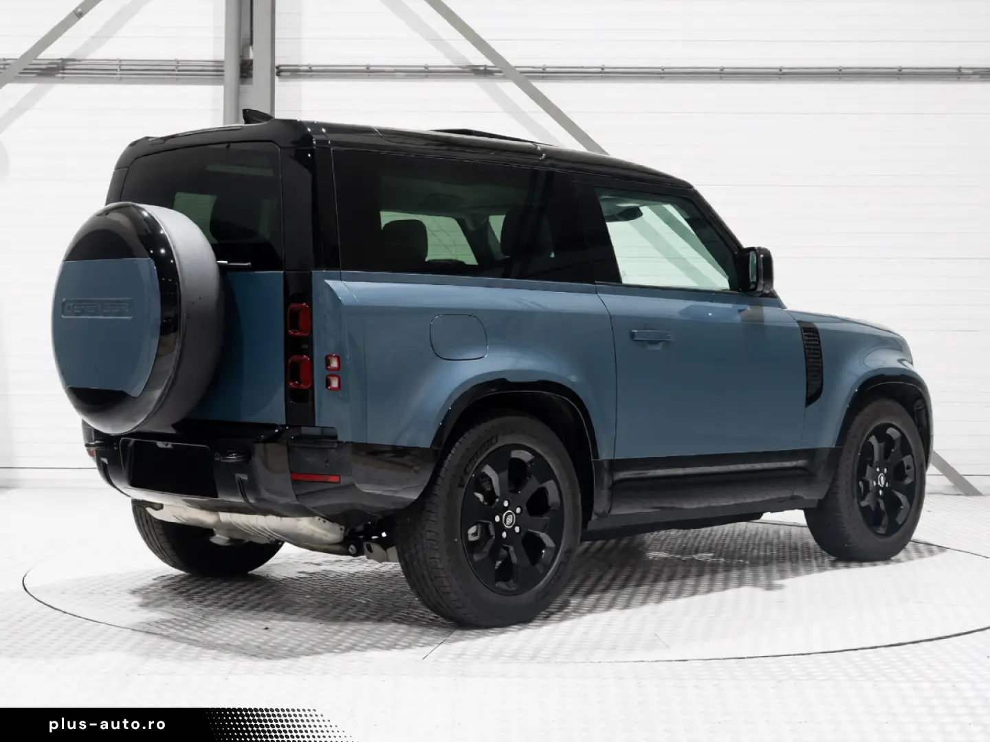 Land Rover Defender 90 X-Dynamic SE D250 AWD