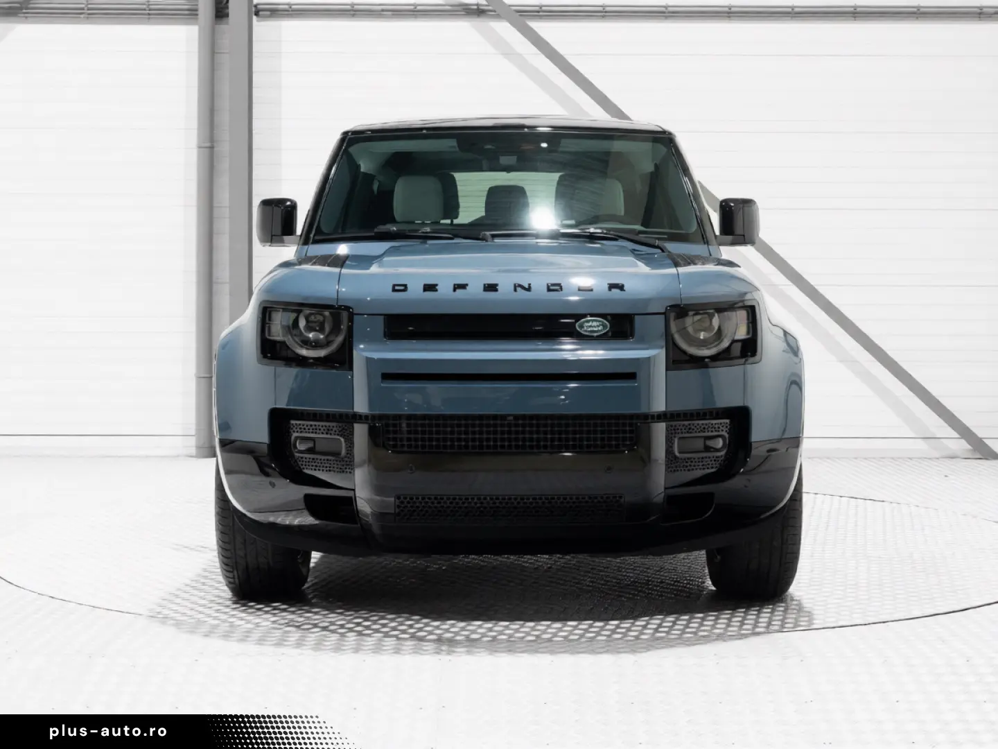 Land Rover Defender 90 X-Dynamic SE D250 AWD