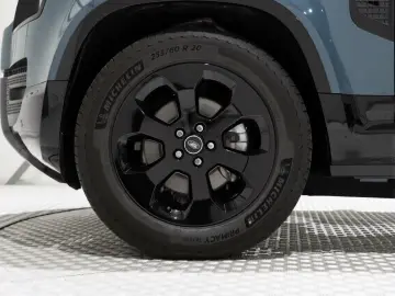 Land Rover Defender 90 X-Dynamic SE D250 AWD