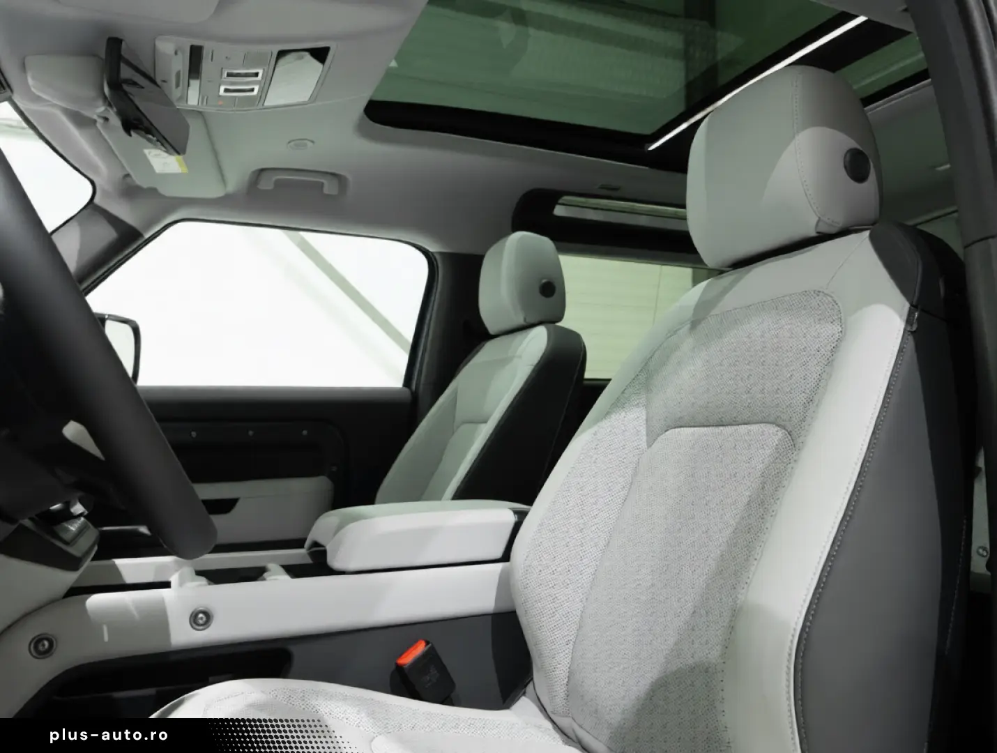 Land Rover Defender 90 X-Dynamic SE D250 AWD