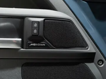 Land Rover Defender 90 X-Dynamic SE D250 AWD