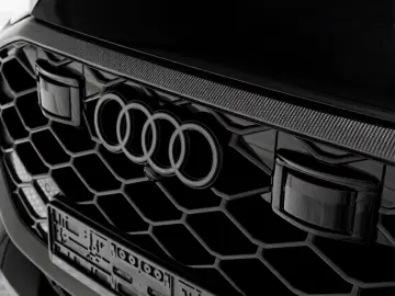 Audi RSQ8 Performance