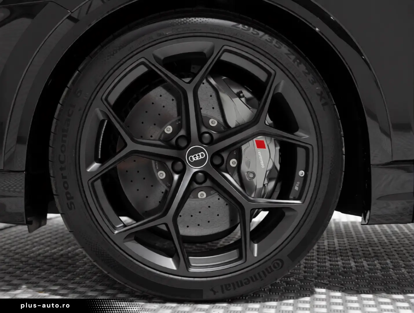 Audi RSQ8 Performance