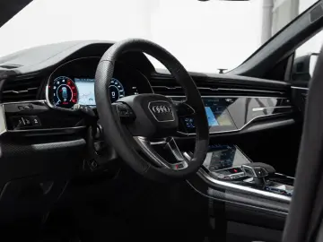 Audi RSQ8 Performance