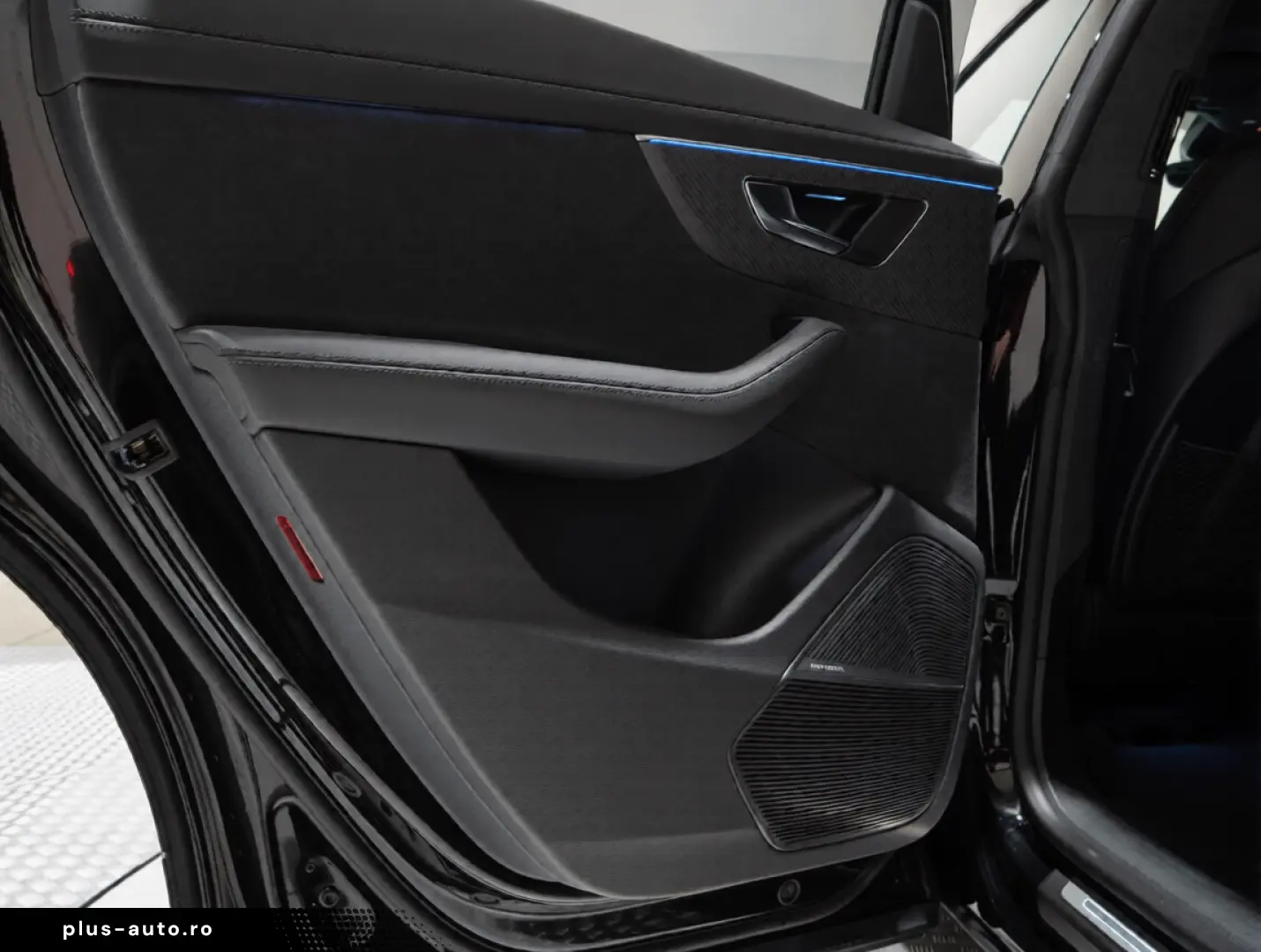 Audi RSQ8 Performance