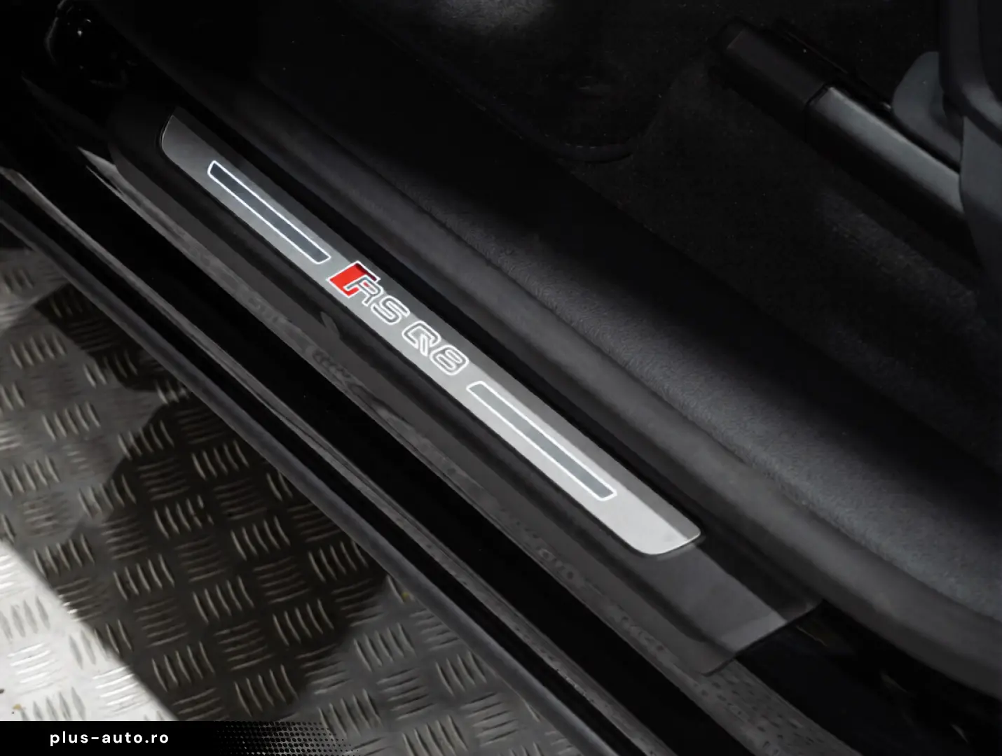 Audi RSQ8 Performance