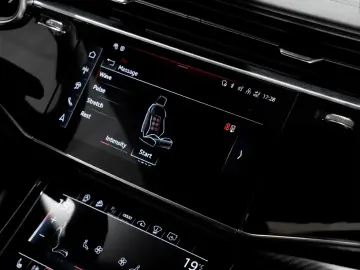 Audi RSQ8 Performance