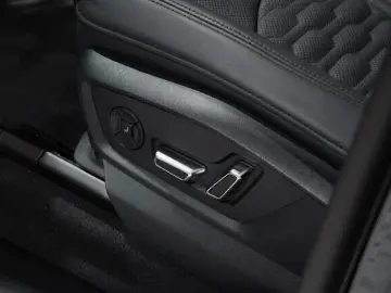 Audi RSQ8 Performance