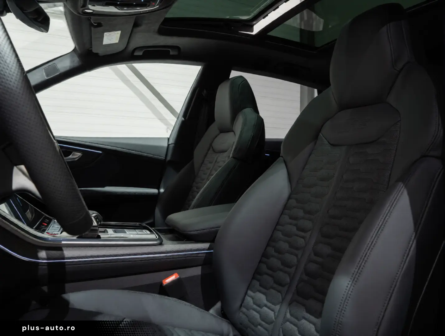 Audi RSQ8 Performance