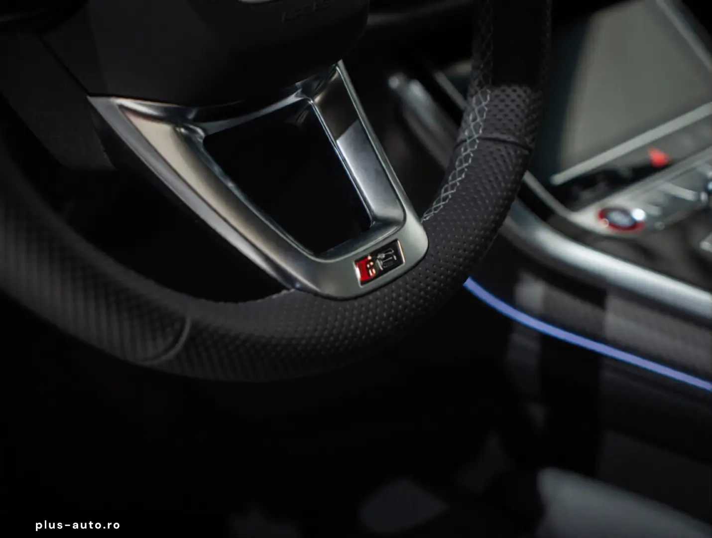 Audi RSQ8 Performance