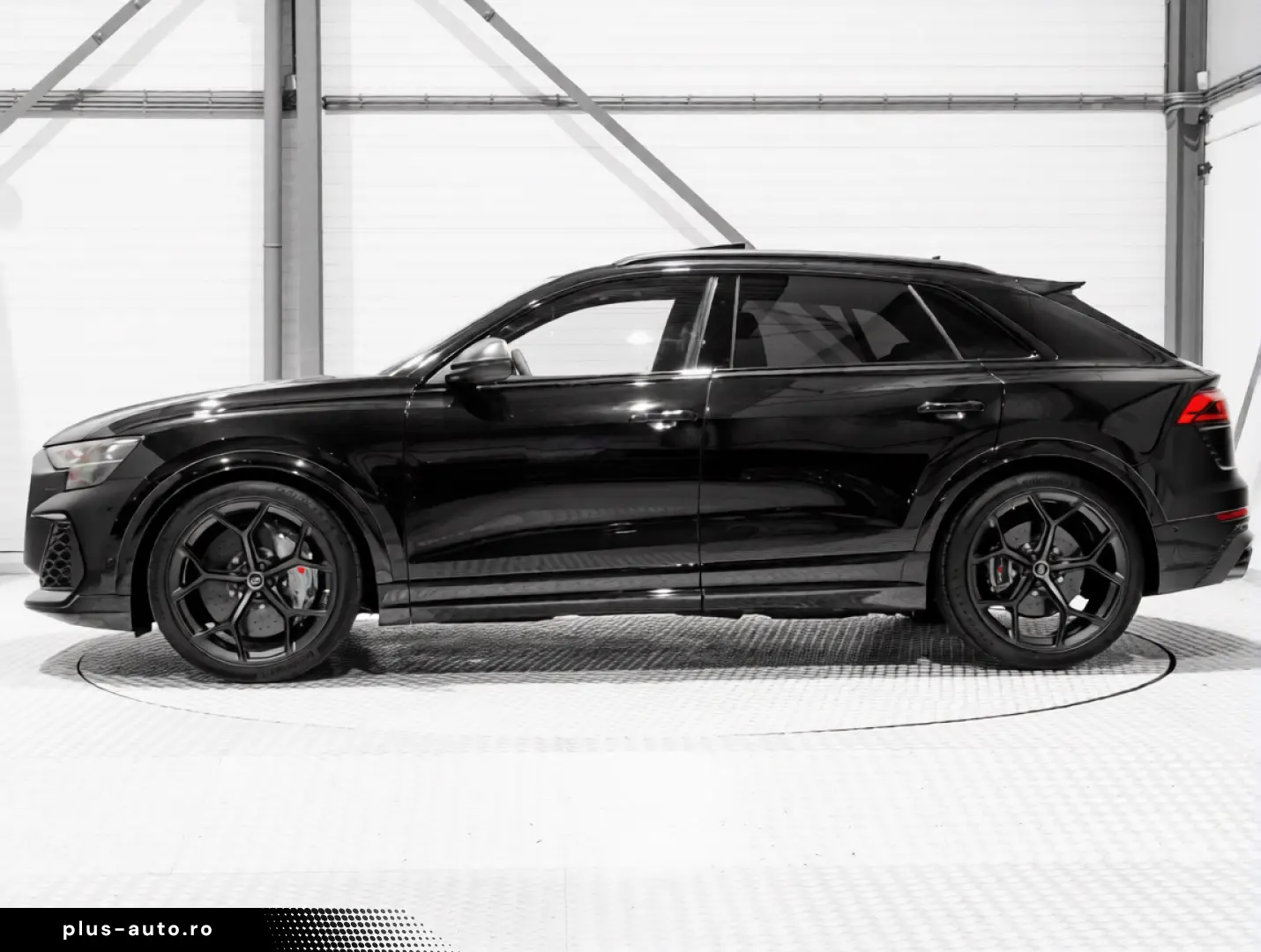 Audi RSQ8 Performance