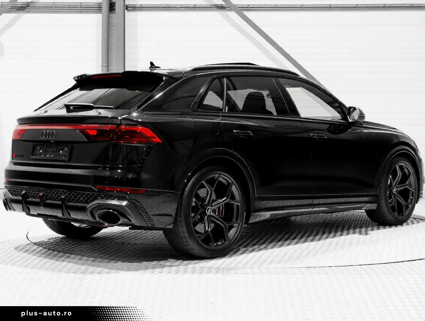 Audi RSQ8 Performance