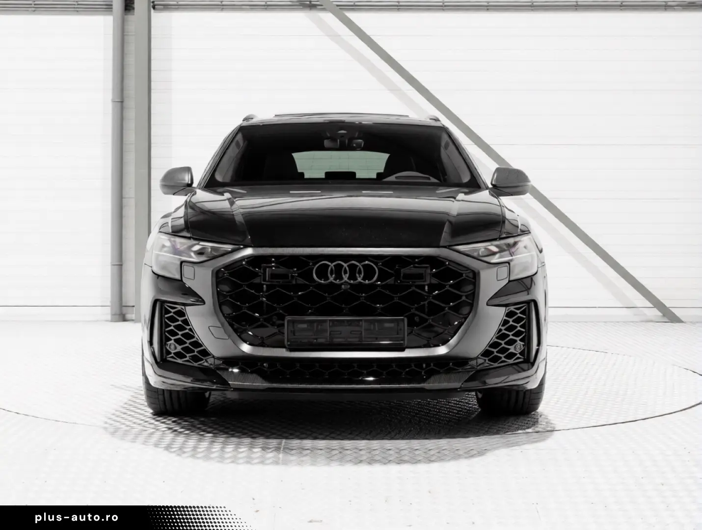 Audi RSQ8 Performance