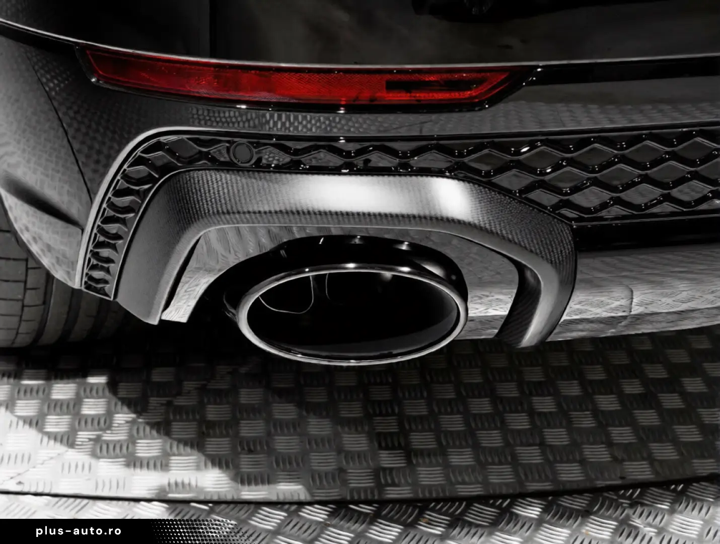 Audi RSQ8 Performance