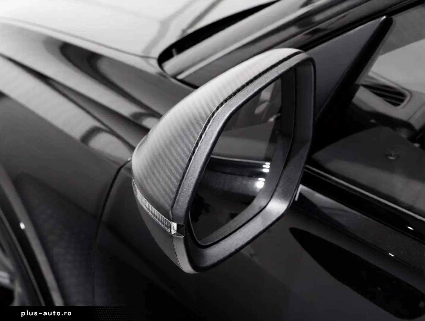 Audi RSQ8 Performance