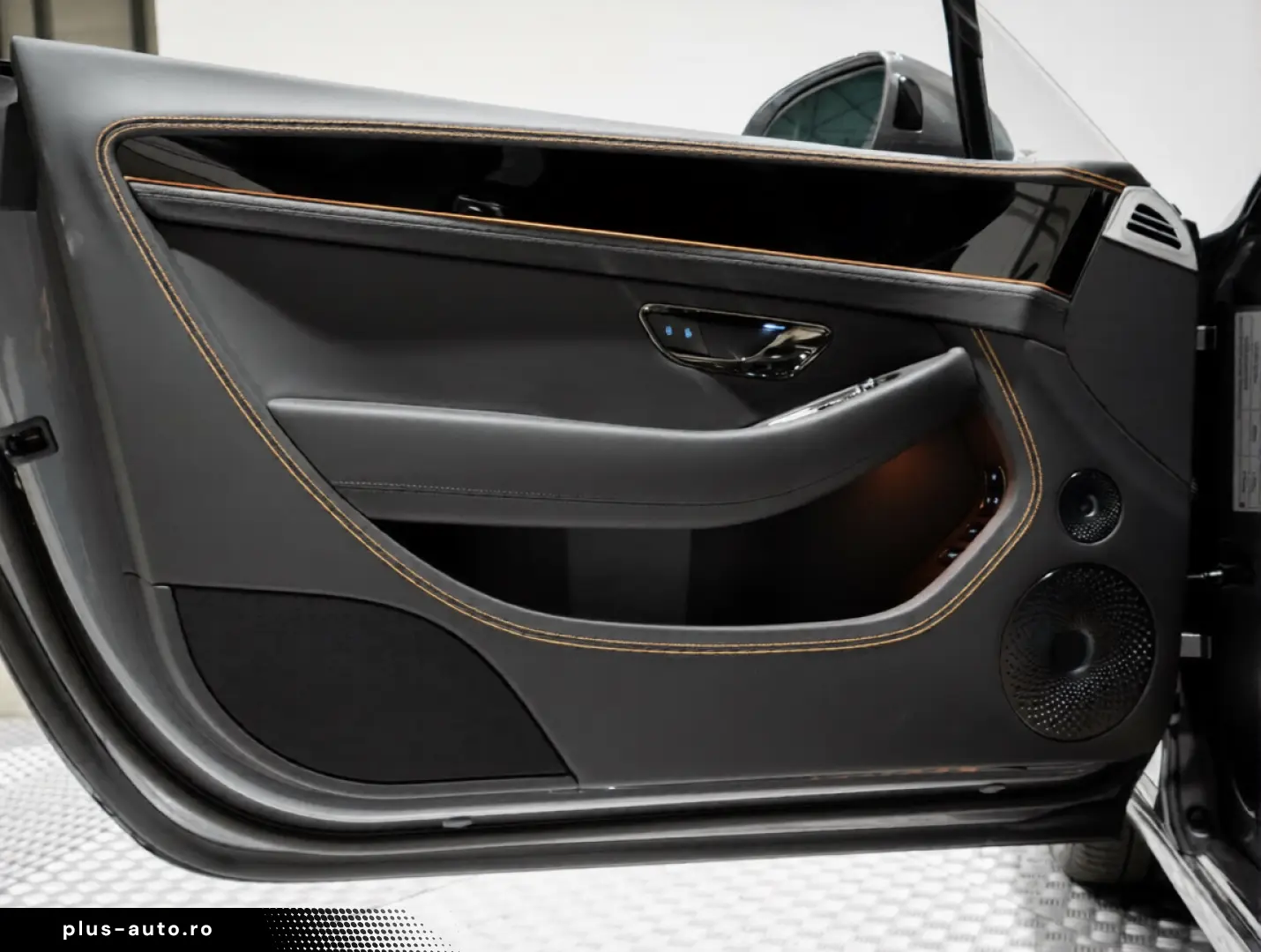 Bentley Continental GTC Black Edition