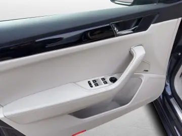 SKODA SUPERB COMBI 2.0 TDI DSG 4X4 200PS  L&K Navi LED