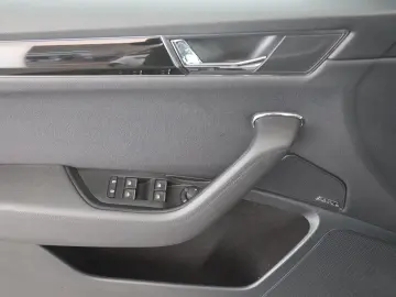 SKODA SUPERB COMBI 2.0 TDI DSG 4x4 L & K   STANDH.