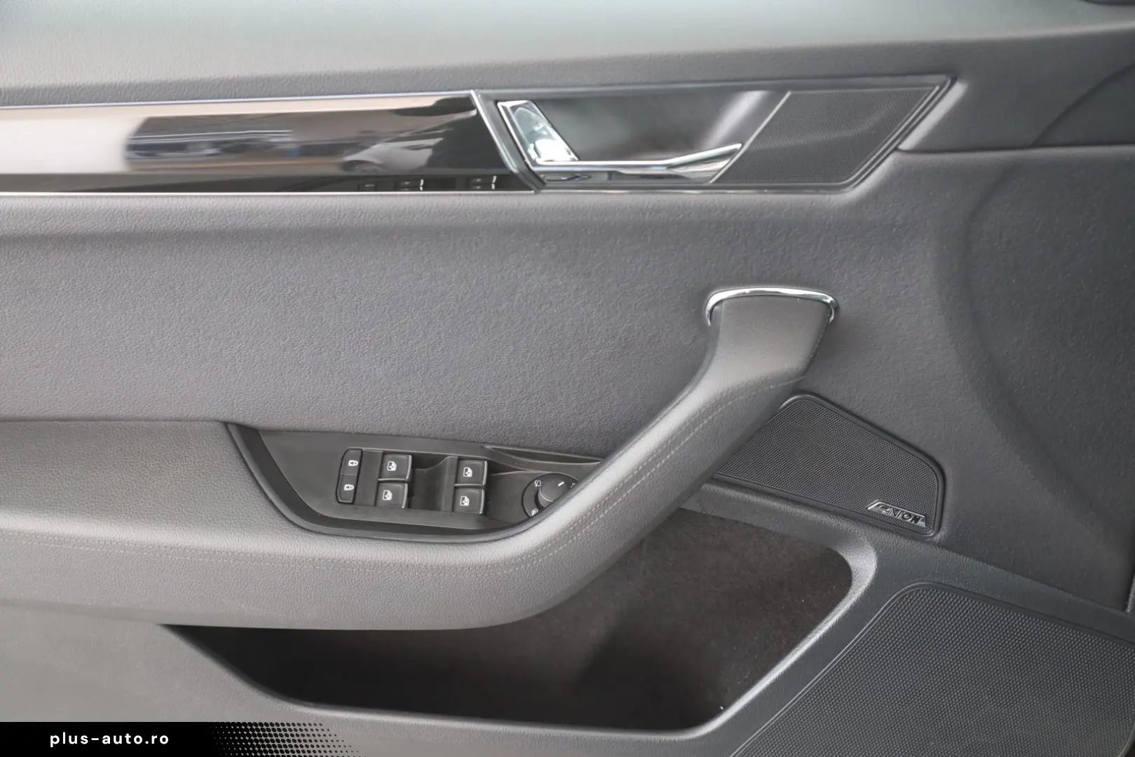 SKODA SUPERB COMBI 2.0 TDI DSG 4x4 L & K   STANDH.