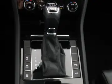 SKODA SUPERB COMBI 2.0 TDI DSG 4x4 L & K   STANDH.