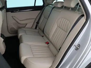 SKODA SUPERB COMBI L&K 2.0TDI DSG 4X4 STAND-HZ KAMERA