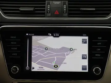 SKODA SUPERB COMBI L&K 2.0TDI DSG 4X4 STAND-HZ KAMERA