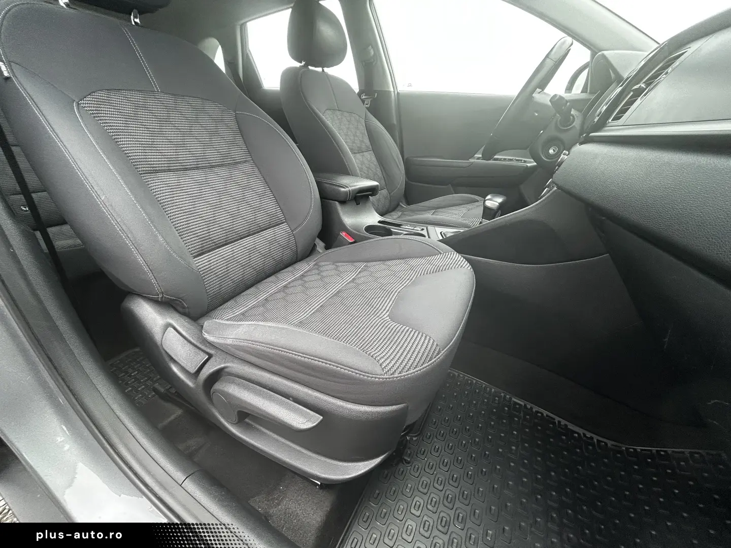 Kia Niro 1.6 Plug-in Hybrid Silber