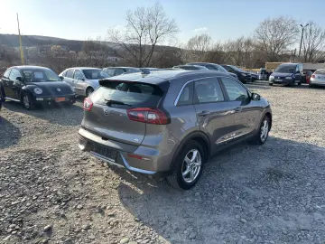 Kia Niro 1.6 Plug-in Hybrid Silber