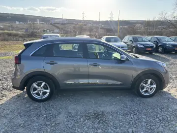 Kia Niro 1.6 Plug-in Hybrid Silber
