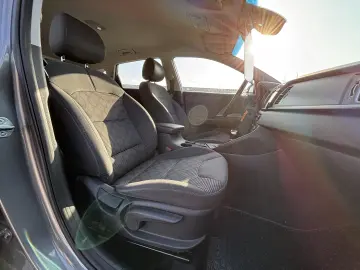 Kia Niro 1.6 Plug-in Hybrid Silber