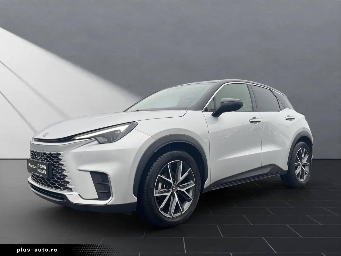 LEXUS LBX FWD Emotion LEDER NAVI  LED DACH IN SCHWARZ