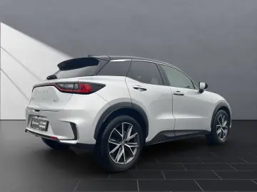 LEXUS LBX FWD Emotion LEDER NAVI  LED DACH IN SCHWARZ