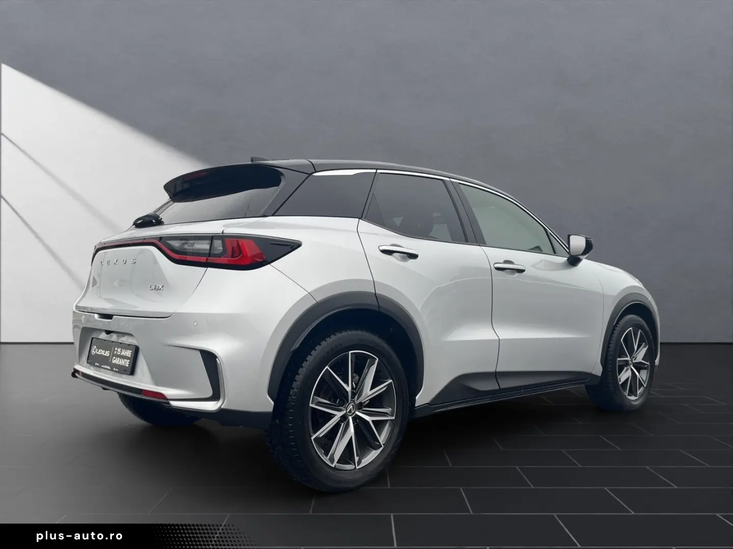 LEXUS LBX FWD Emotion LEDER NAVI  LED DACH IN SCHWARZ