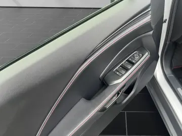 LEXUS LBX FWD Emotion LEDER NAVI  LED DACH IN SCHWARZ