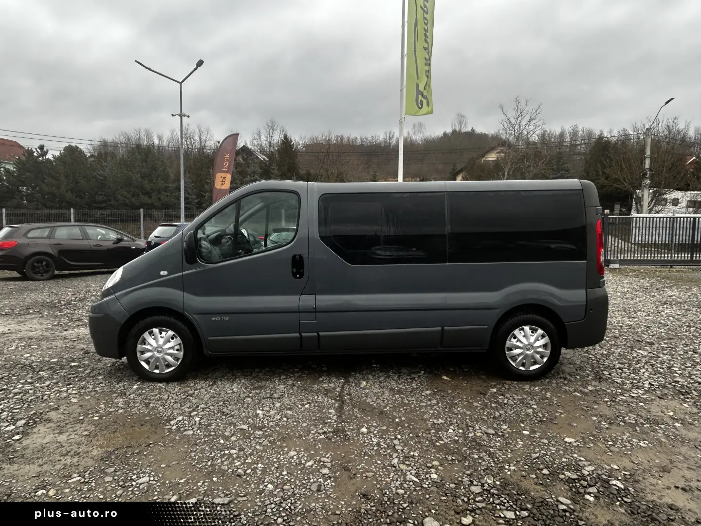 Renault Trafic 2.0 DCI L2H1    Climă în spate    8 1