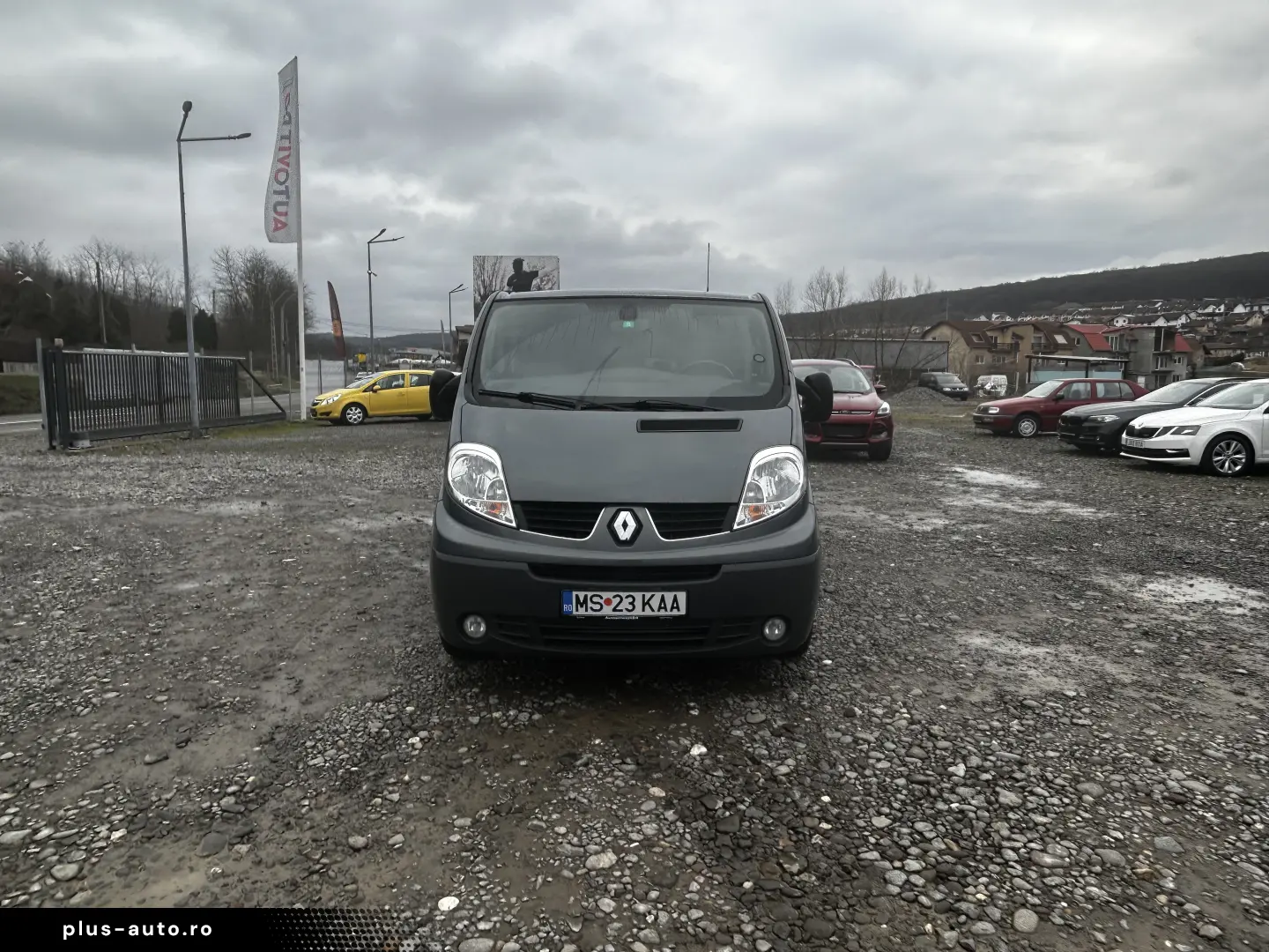 Renault Trafic 2.0 DCI L2H1    Climă în spate    8 1