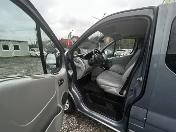 Renault Trafic 2.0 DCI L2H1    Climă în spate    8 1
