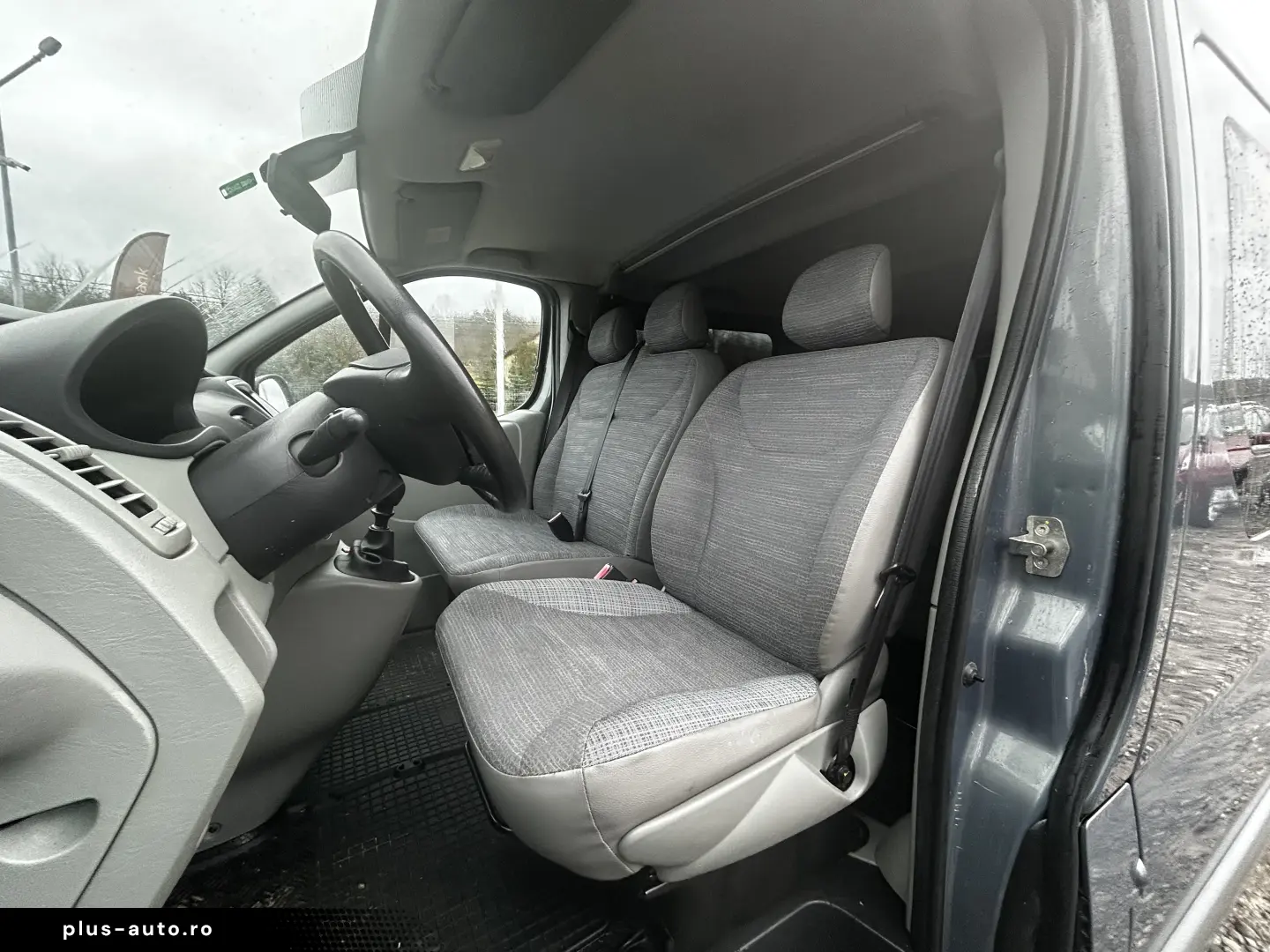 Renault Trafic 2.0 DCI L2H1    Climă în spate    8 1