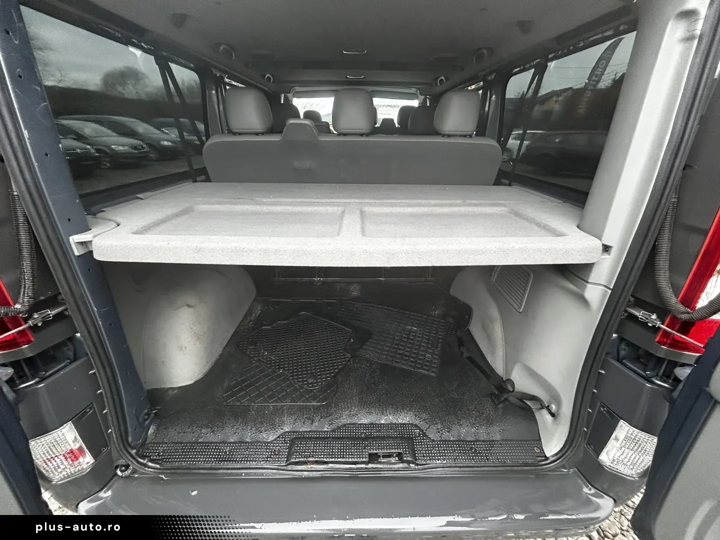 Renault Trafic 2.0 DCI L2H1    Climă în spate    8 1